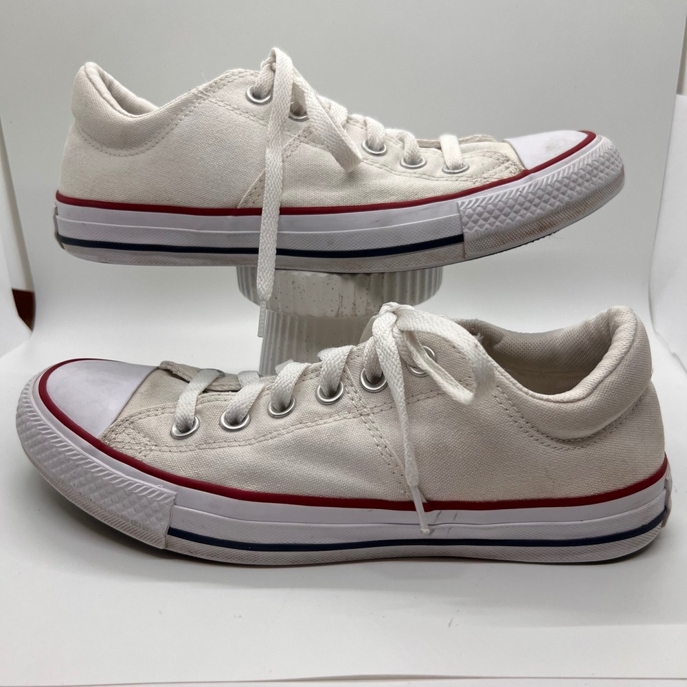 Converse Womesn White Low Top Chuck Taylor All Star | Size 8 - Picture 2 of 9